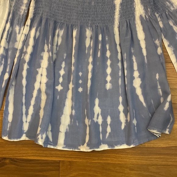 Style Envy Women’s Blue and White Tie Dye Shirt Size L - Picture 3 of 6